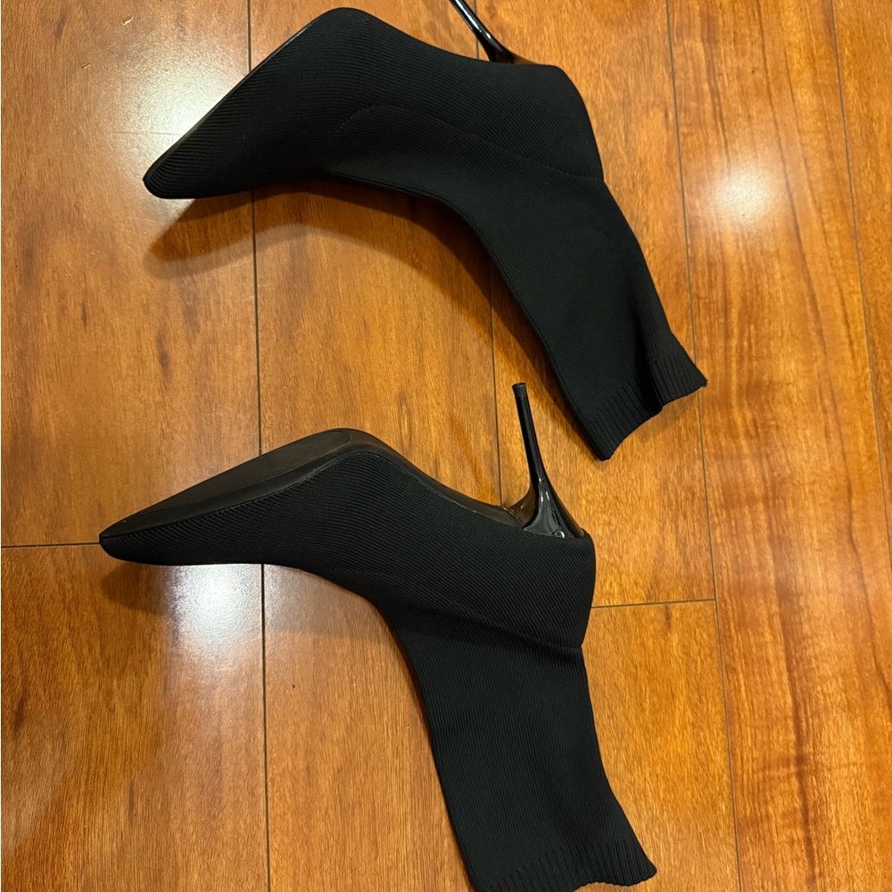 Brand new Elegant Black Women's Boots - Picture 2 of 3